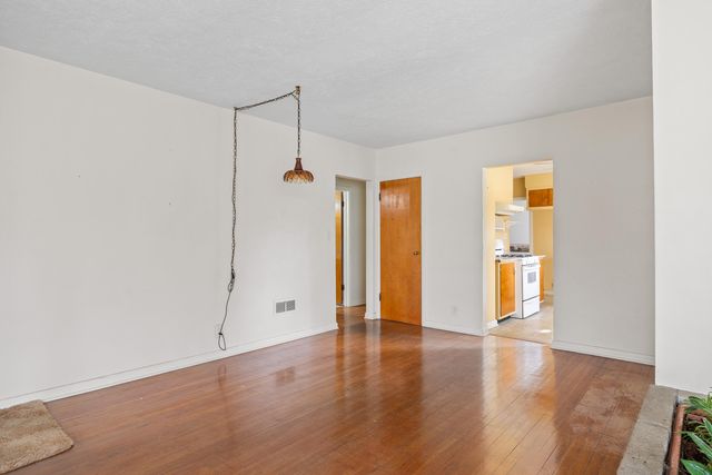 907 W 12th Street, La Porte, IN 46350