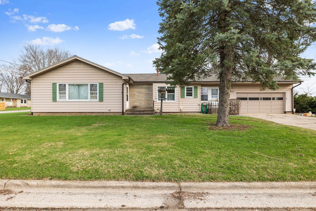 907 W 12th Street, La Porte, IN 46350