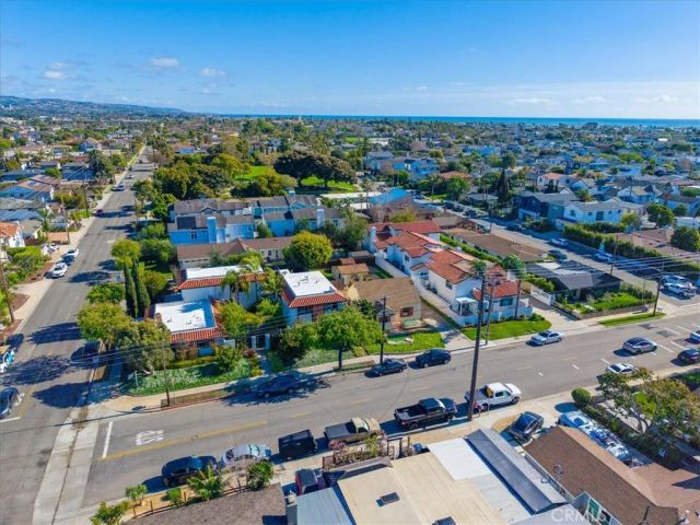 1586 Orange, Costa Mesa, CA 92627