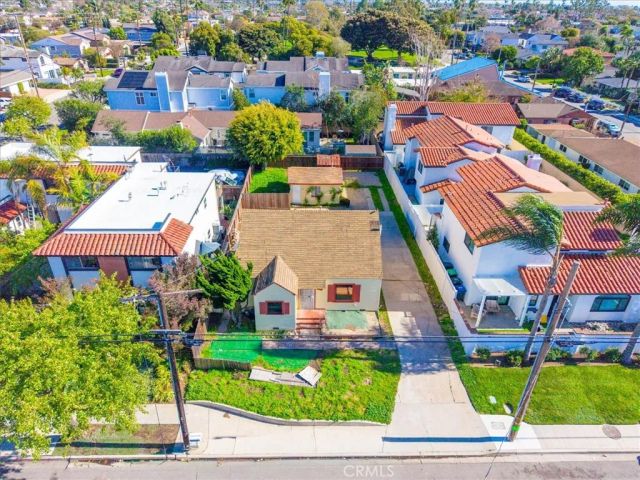 1586 Orange, Costa Mesa, CA 92627