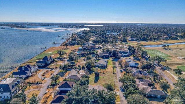 1009 Harbourview Cir, Pensacola, FL 32507