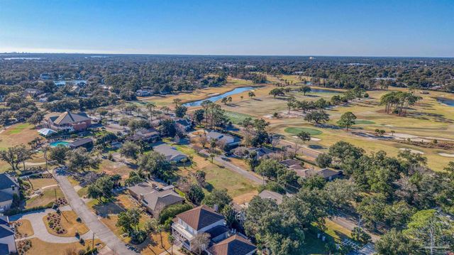1009 Harbourview Cir, Pensacola, FL 32507
