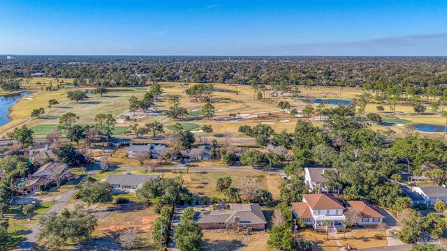 1009 Harbourview Cir, Pensacola, FL 32507