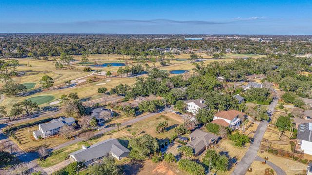 1009 Harbourview Cir, Pensacola, FL 32507