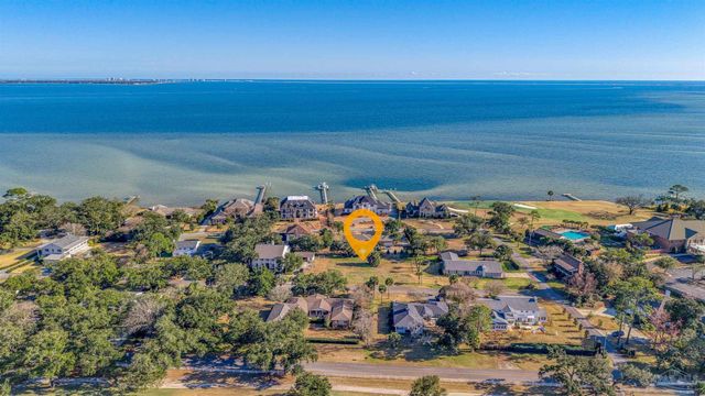 1009 Harbourview Cir, Pensacola, FL 32507