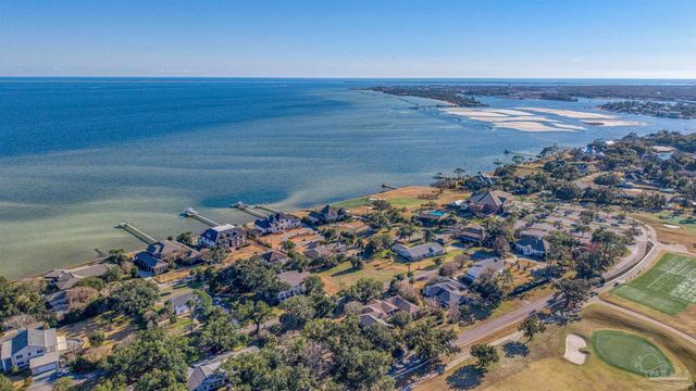 1009 Harbourview Cir, Pensacola, FL 32507