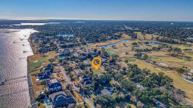 1009 Harbourview Cir, Pensacola, FL 32507