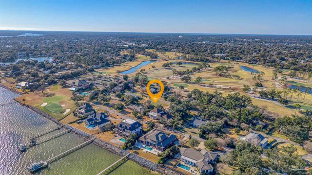 1009 Harbourview Cir, Pensacola, FL 32507