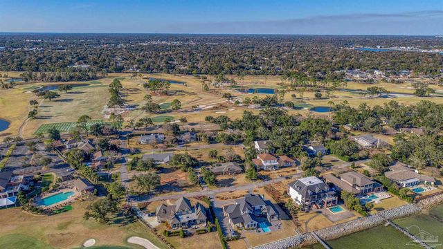 1009 Harbourview Cir, Pensacola, FL 32507