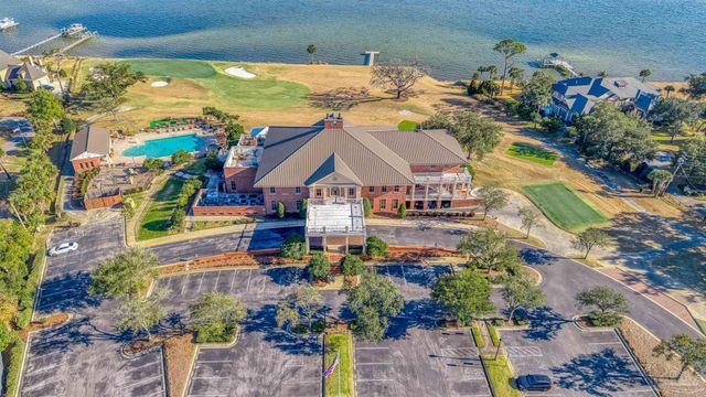 1009 Harbourview Cir, Pensacola, FL 32507