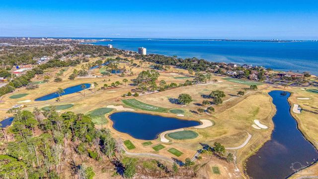 1009 Harbourview Cir, Pensacola, FL 32507