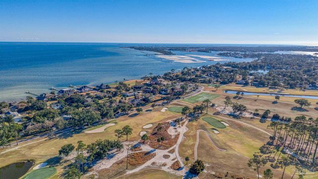 1009 Harbourview Cir, Pensacola, FL 32507