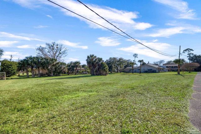 1009 Harbourview Cir, Pensacola, FL 32507