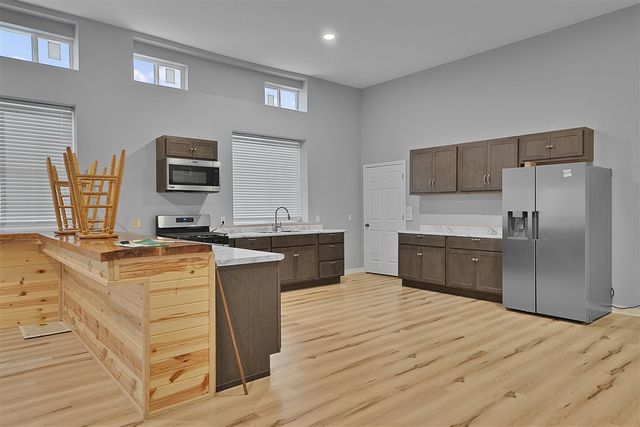 7564 13 Mile Road, Rockford, MI 49341