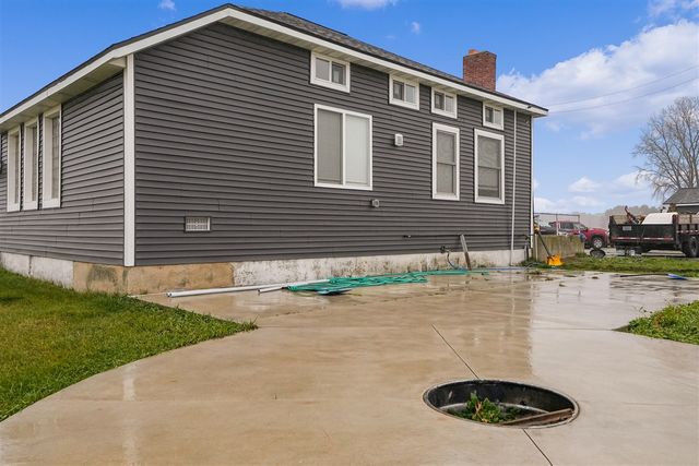 7564 13 Mile Road, Rockford, MI 49341