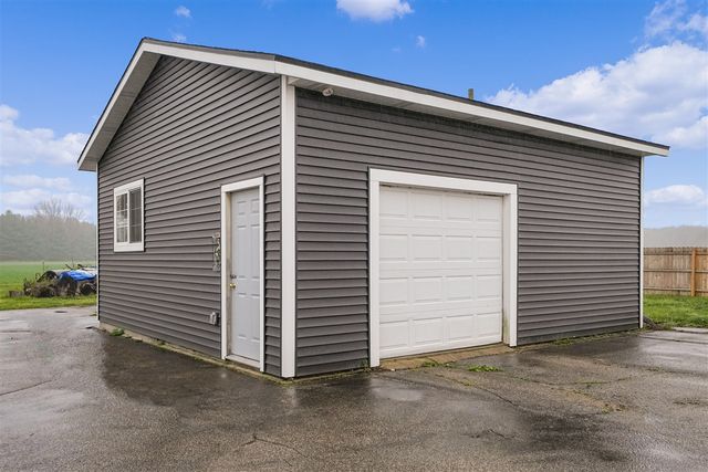 7564 13 Mile Road, Rockford, MI 49341