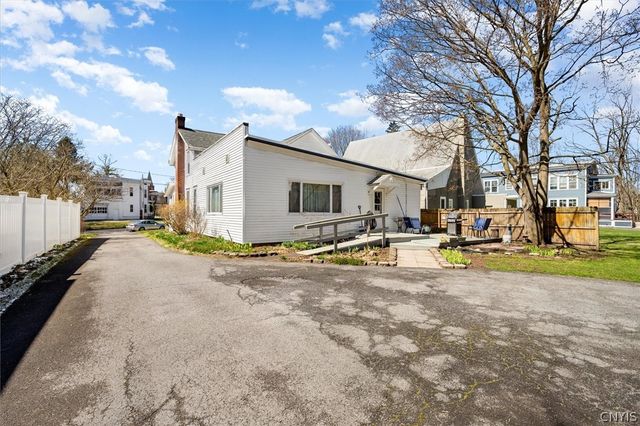 337 Macarthur Parkway, Oneida, NY 13421