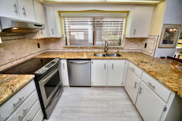 104 Spyglass Circle, Daytona Beach, FL 32114