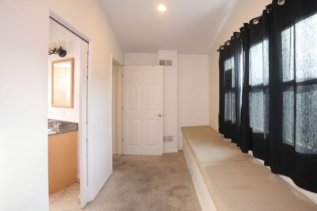 2458 N CLYBOURN Avenue, Chicago, IL 60614