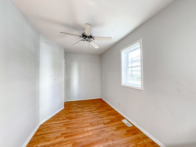 2458 N CLYBOURN Avenue, Chicago, IL 60614