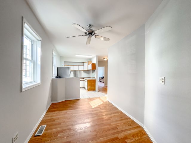 2458 N CLYBOURN Avenue, Chicago, IL 60614