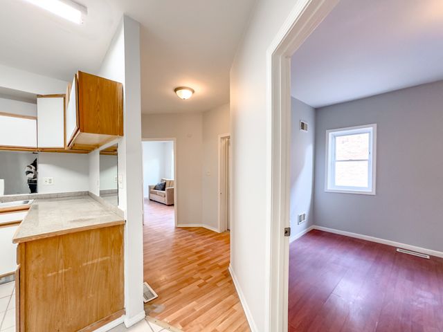 2458 N CLYBOURN Avenue, Chicago, IL 60614