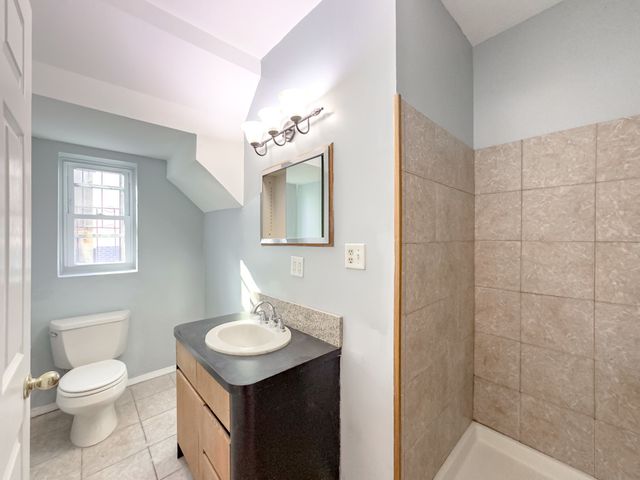 2458 N CLYBOURN Avenue, Chicago, IL 60614
