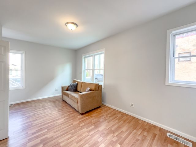 2458 N CLYBOURN Avenue, Chicago, IL 60614