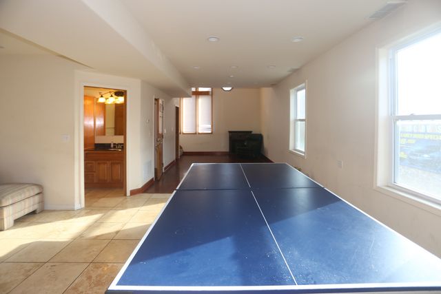 2458 N CLYBOURN Avenue, Chicago, IL 60614