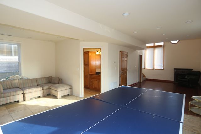 2458 N CLYBOURN Avenue, Chicago, IL 60614
