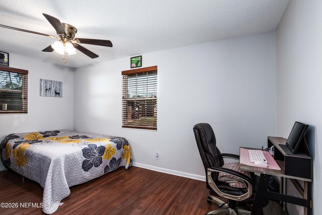 721 FOXBRIAR Cove, Jacksonville, FL 32221