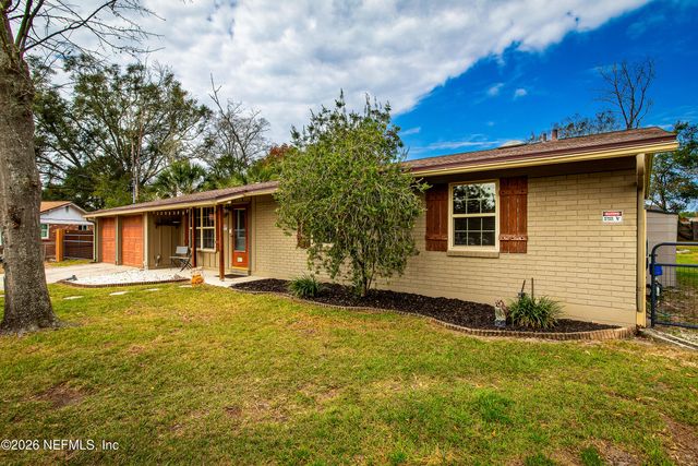 721 FOXBRIAR Cove, Jacksonville, FL 32221