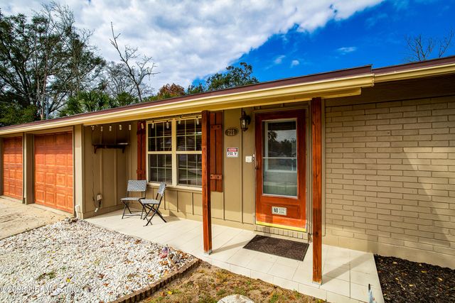 721 FOXBRIAR Cove, Jacksonville, FL 32221