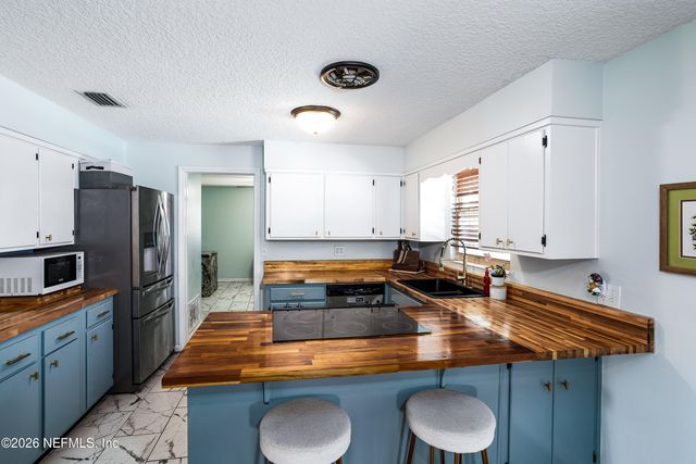 721 FOXBRIAR Cove, Jacksonville, FL 32221