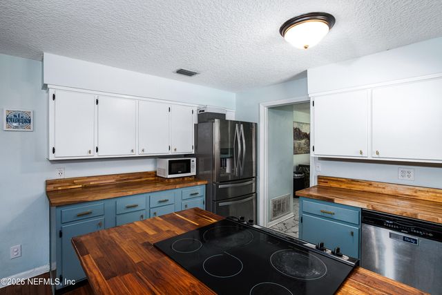 721 FOXBRIAR Cove, Jacksonville, FL 32221