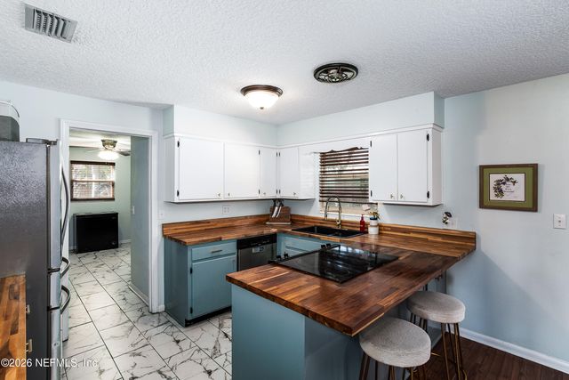 721 FOXBRIAR Cove, Jacksonville, FL 32221