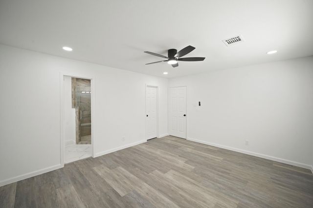 5943 Greenmont Drive, Houston, TX 77092