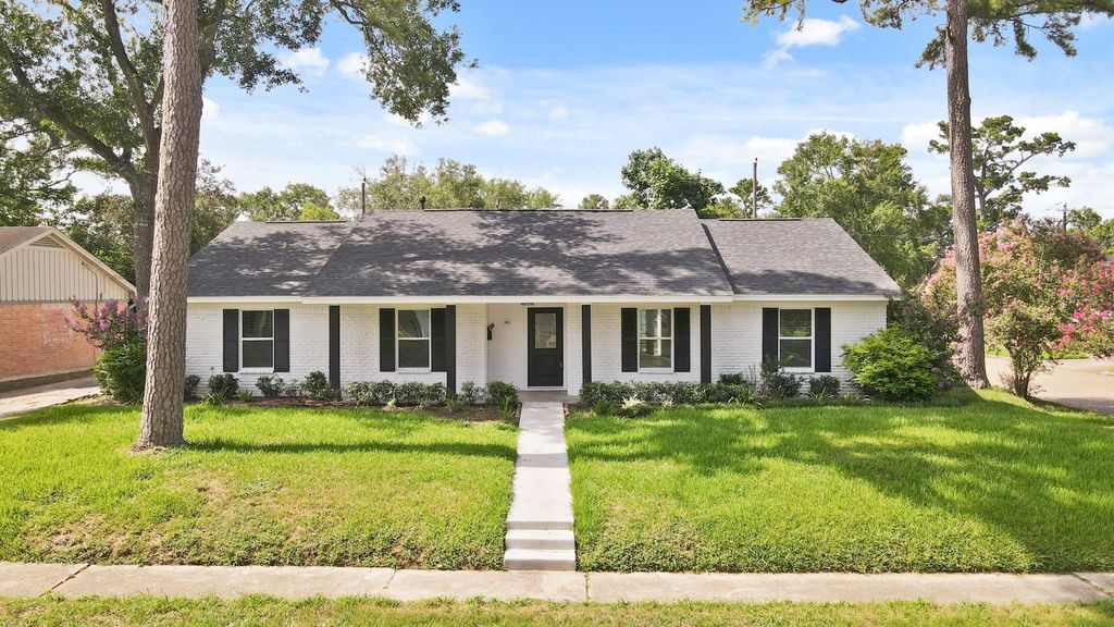 5943 Greenmont Drive, Houston, TX 77092