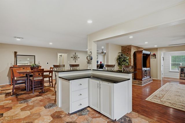 1252 County Road 167, Whitesboro, TX 76273