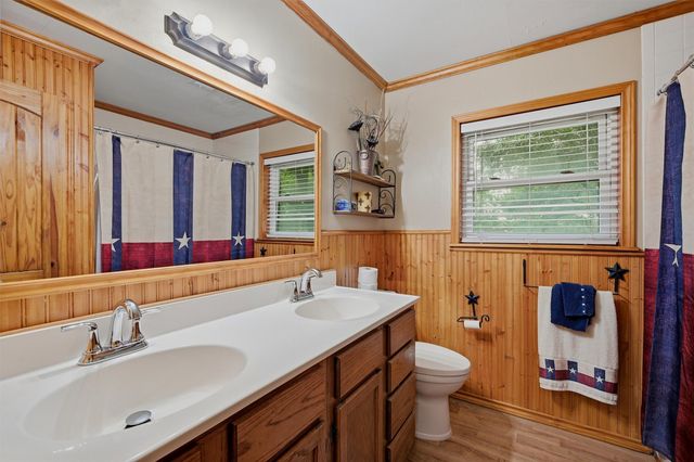 1252 County Road 167, Whitesboro, TX 76273