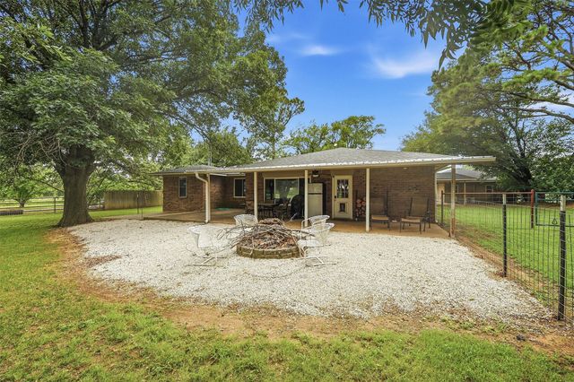 1252 County Road 167, Whitesboro, TX 76273