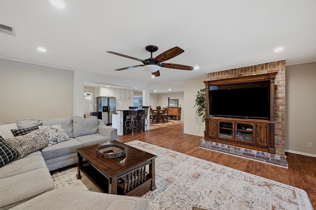 1252 County Road 167, Whitesboro, TX 76273