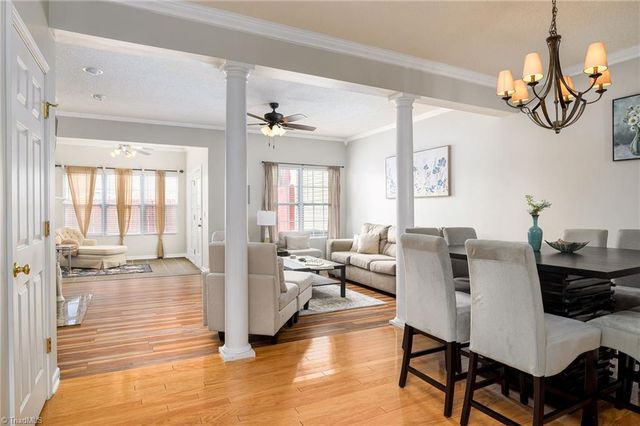 1604 Olivers Crossing Circle, Winston-salem, NC 27127