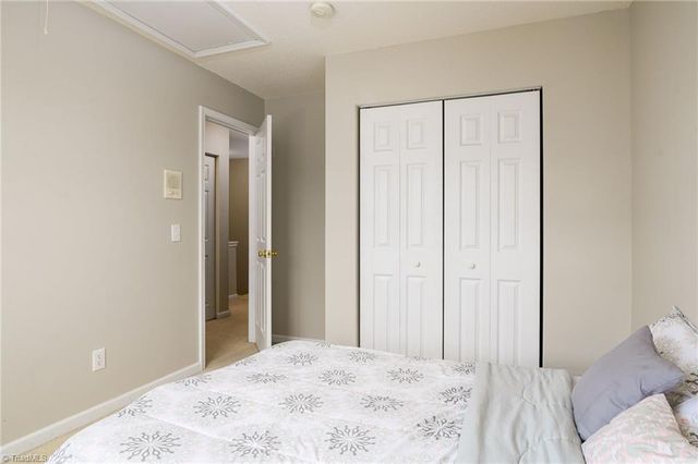 1604 Olivers Crossing Circle, Winston-salem, NC 27127