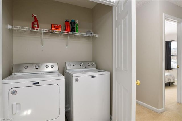 1604 Olivers Crossing Circle, Winston-salem, NC 27127