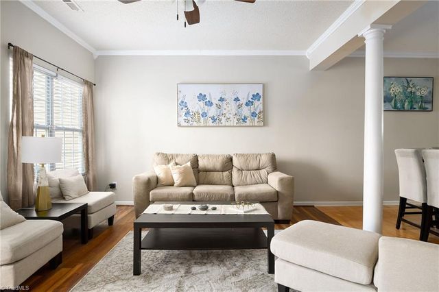 1604 Olivers Crossing Circle, Winston-salem, NC 27127