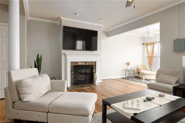 1604 Olivers Crossing Circle, Winston-salem, NC 27127