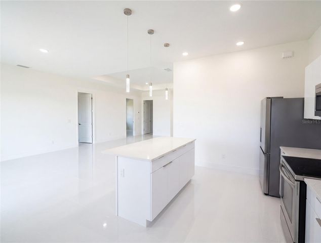 2725 EMBERS PARKWAY W, Cape Coral, FL 33993