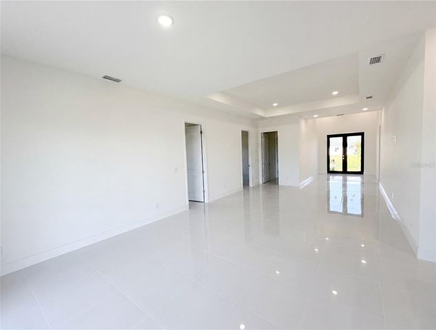 2725 EMBERS PARKWAY W, Cape Coral, FL 33993