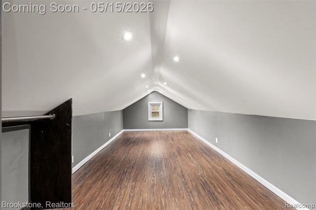 142 Massoit Street, Commerce Twp, MI 48017